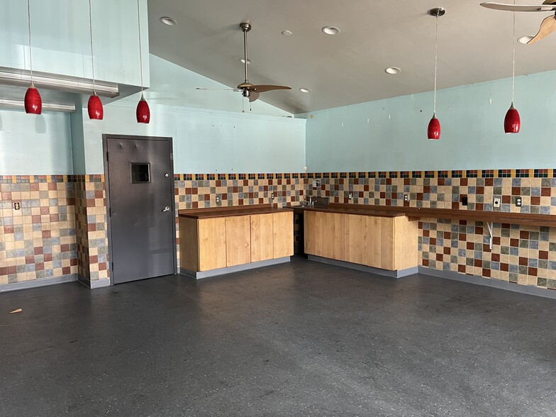 510 E 8th Ave, Homestead, PA for sale - Building Photo - Image 3 of 16