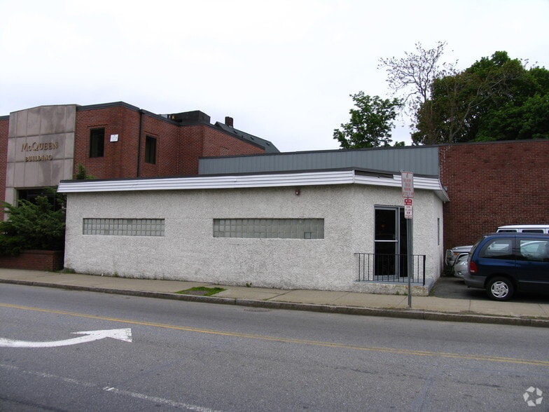 838 Moody St, Waltham, MA for lease - Building Photo - Image 3 of 4