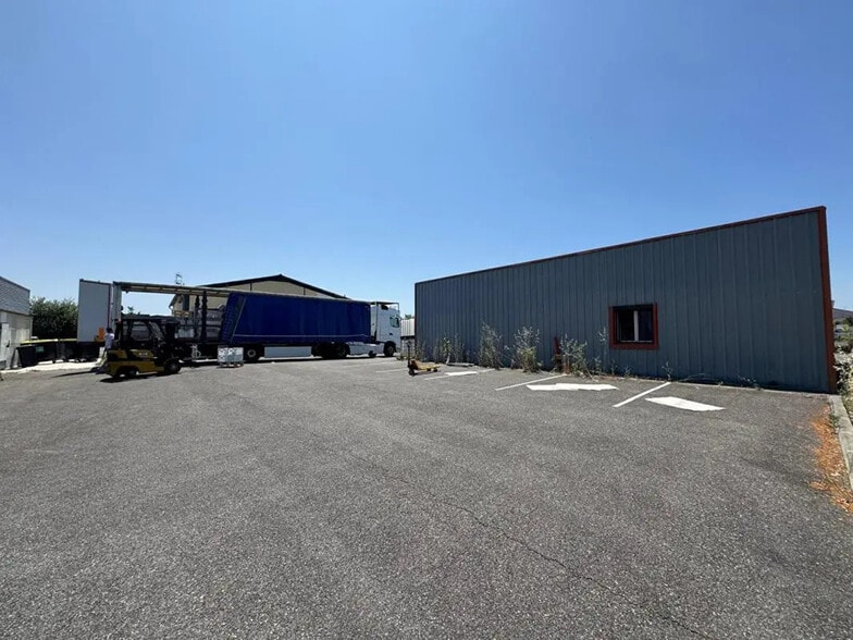 Industrial in Fontenilles for sale - Building Photo - Image 2 of 5