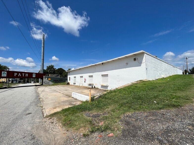 517 Jones Ave NW, Atlanta, GA for lease - Building Photo - Image 1 of 15