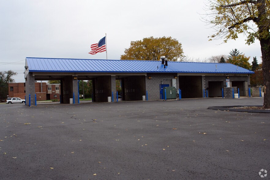 6941 Chicago Rd, Warren, MI 48092