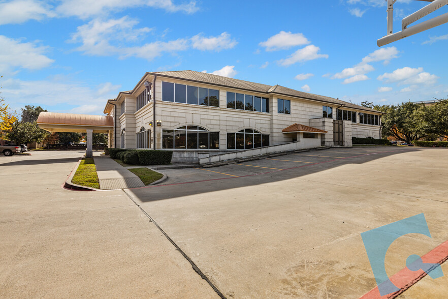 1601 Lancaster Dr, Grapevine, TX for lease - Building Photo - Image 3 of 23