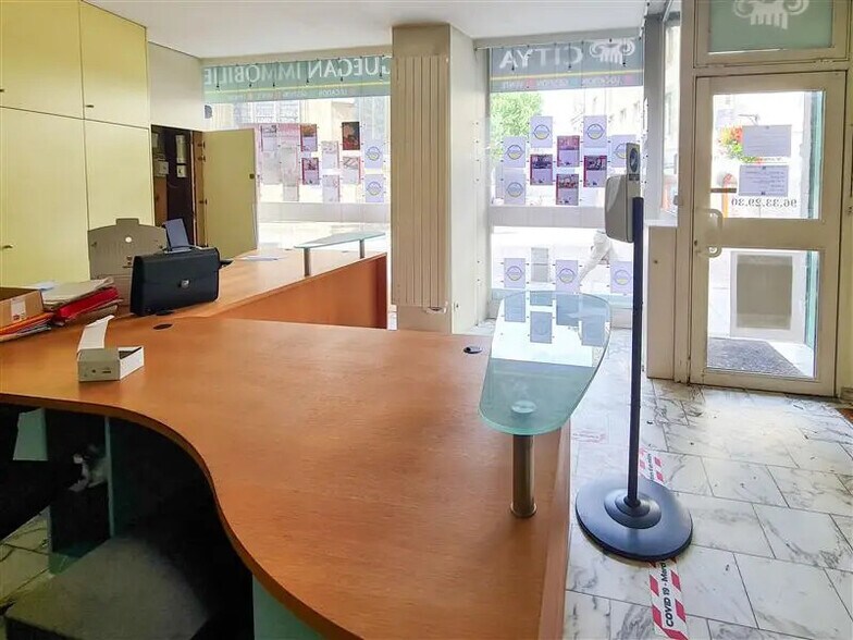 Retail in Saint-Brieuc for lease - Interior Photo - Image 3 of 10