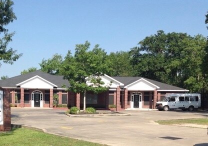 851 N Dilling St, Alvin, TX for sale - Building Photo - Image 1 of 1