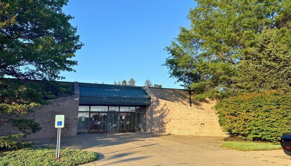 2 Computer Dr S, Albany, NY for lease - Building Photo - Image 2 of 12