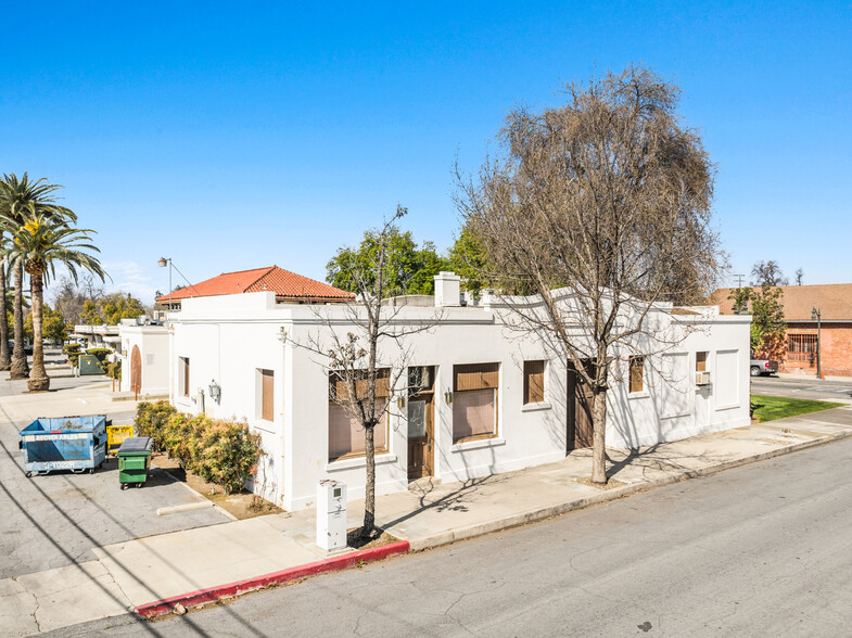 207 E Oak Ave, Visalia, CA for sale - Building Photo - Image 3 of 8