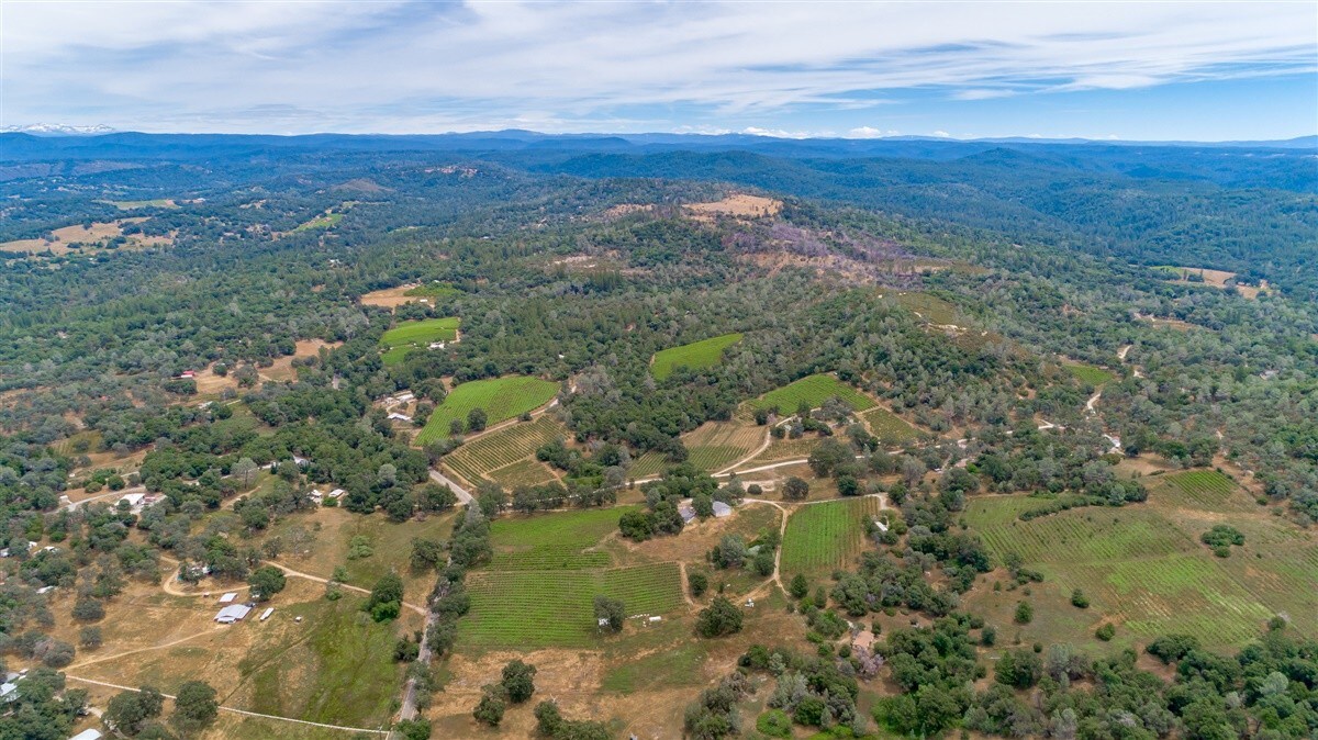 2860 Omo Ranch Rd, Somerset, CA 95684