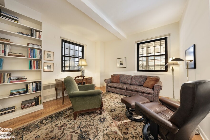 400 West End Ave, New York, NY for sale - Interior Photo - Image 1 of 7