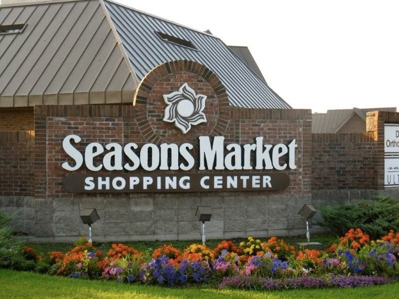 757-783 Radio Dr, Woodbury, MN for lease - Building Photo - Image 3 of 12