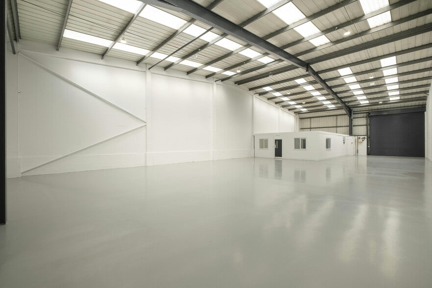 Tay Rd, Birmingham for lease - Interior Photo - Image 2 of 4