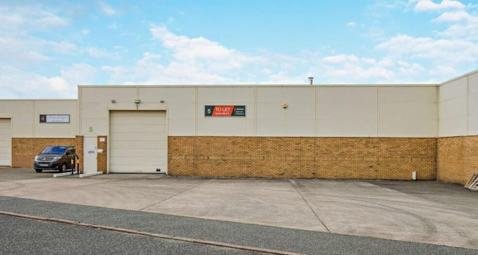 Berkeley Ct, Runcorn for lease - Building Photo - Image 3 of 28