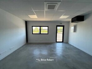 Office in Genas for lease Building Photo- Image 2 of 4