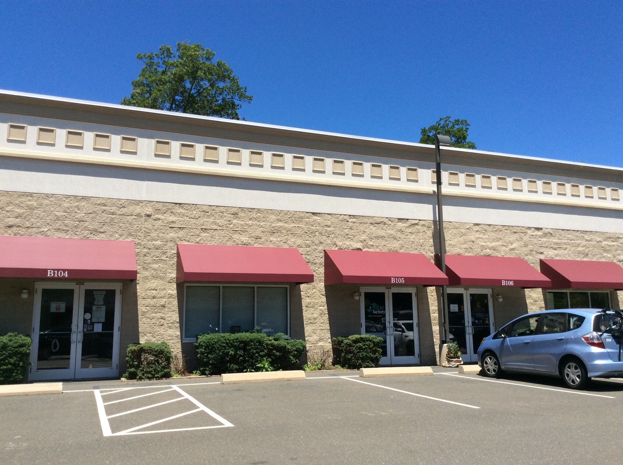 100 Corporate Dr, Trumbull, CT for lease Building Photo- Image 1 of 40