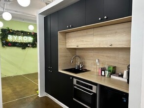 270-276 W 39th St, New York, NY for lease Interior Photo- Image 2 of 6