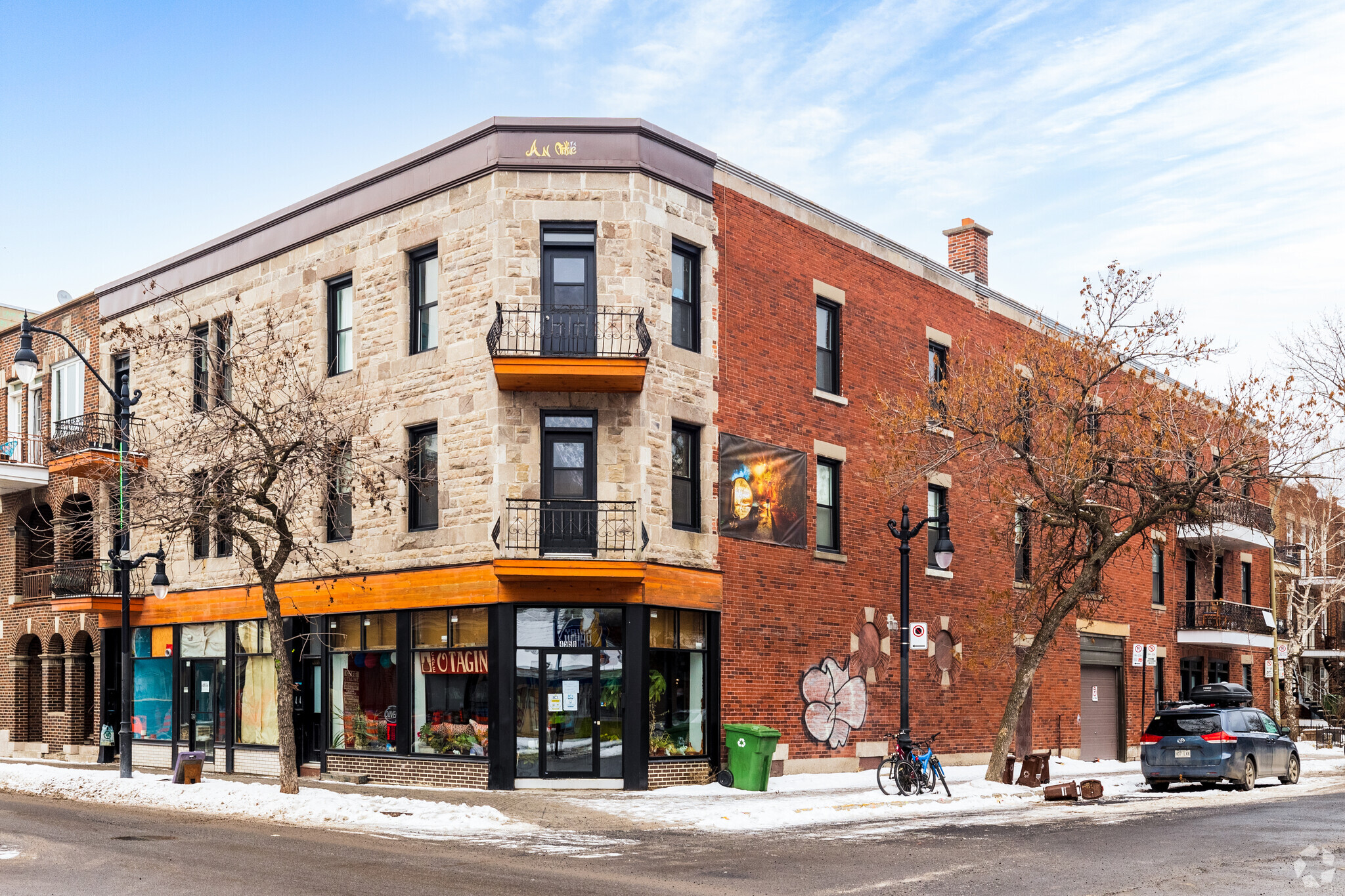 4550-4562 Rue Sainte-Catherine E, Montréal, QC for lease Primary Photo- Image 1 of 4