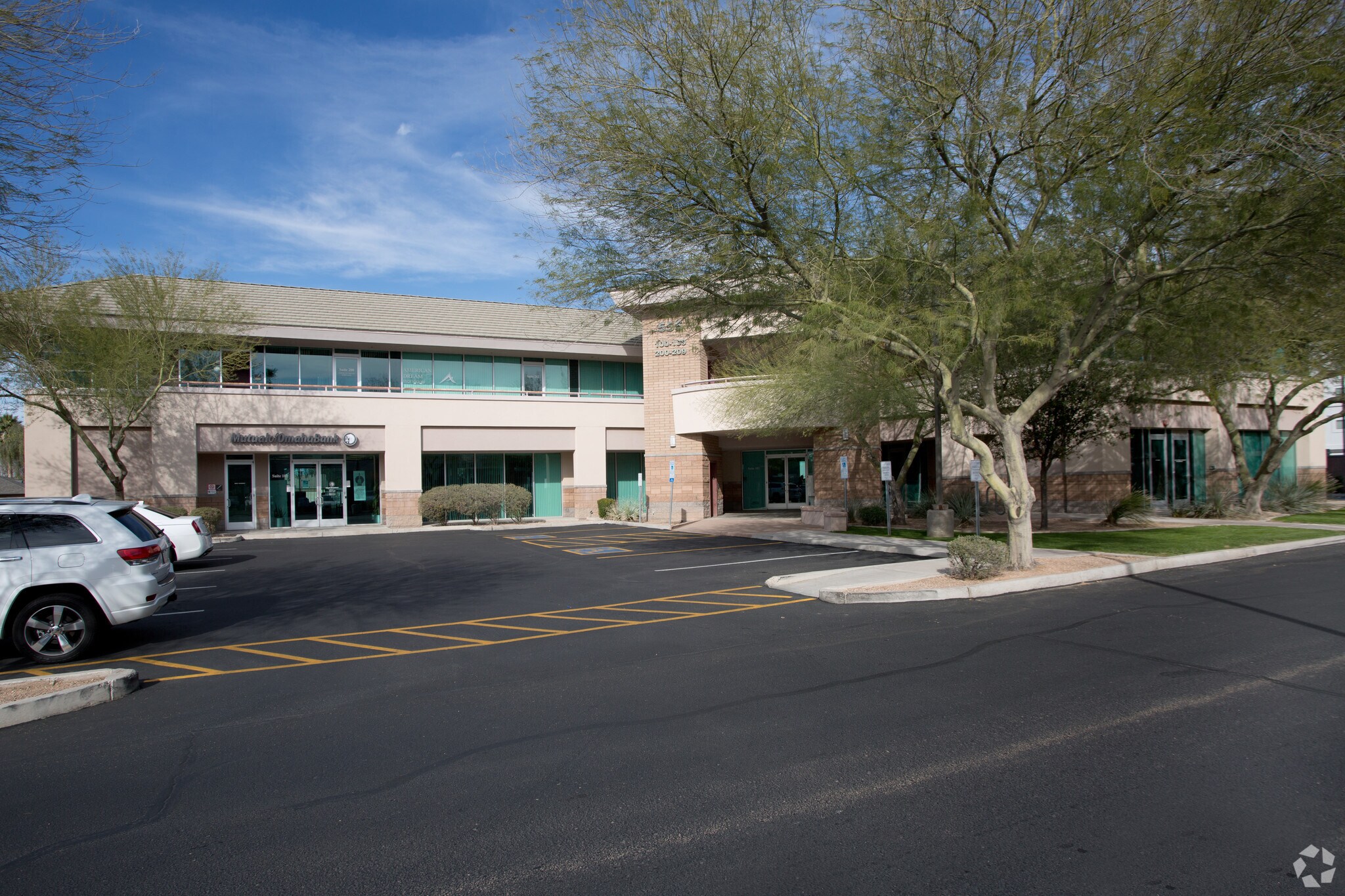 555 W Chandler Blvd, Chandler, AZ for lease Building Photo- Image 1 of 12