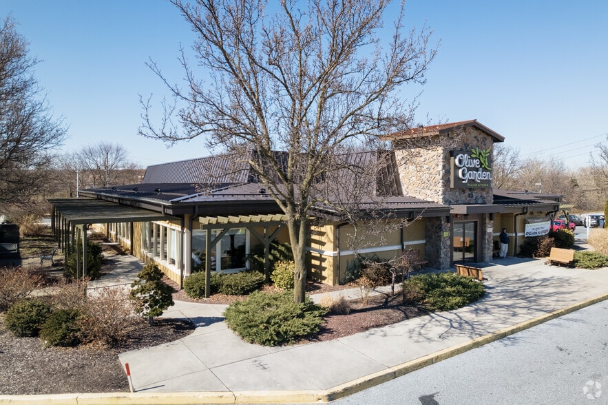 910 Plaza Blvd, Lancaster, PA for sale - Primary Photo - Image 1 of 5