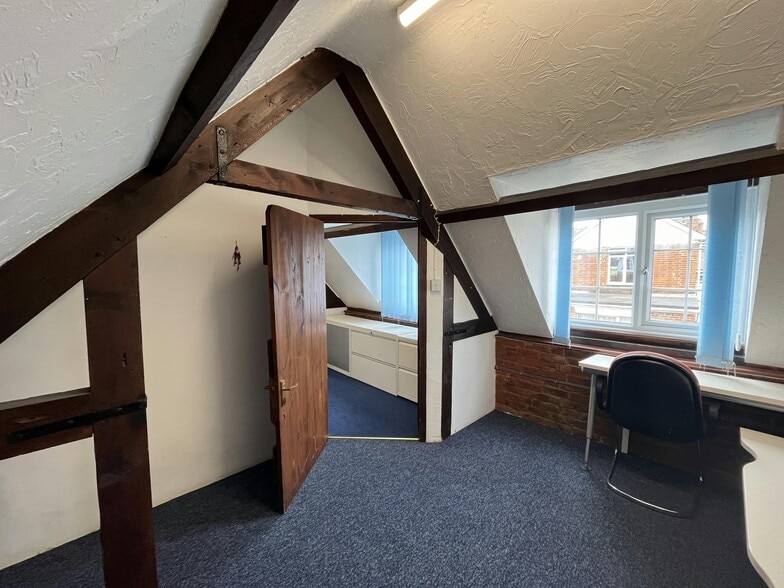 30 New St, Ringwood for lease - Building Photo - Image 3 of 5