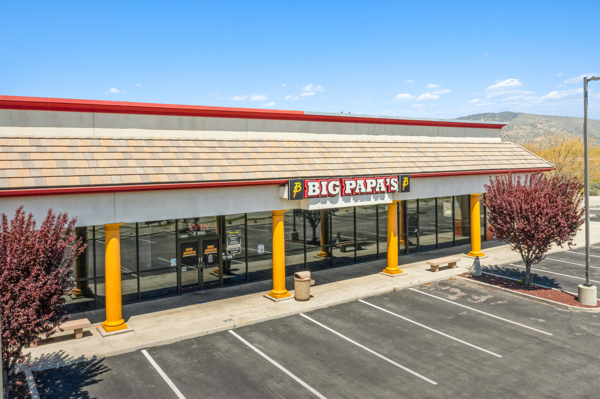 1001 W Tehachapi Blvd, Tehachapi, CA for lease Building Photo- Image 1 of 1