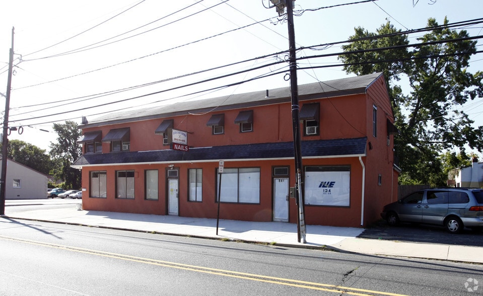 94 E Browning Rd, Bellmawr, NJ 08031