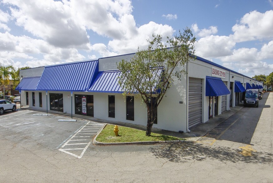 10101-10163 NW 46th St, Sunrise, FL for lease - Building Photo - Image 1 of 9