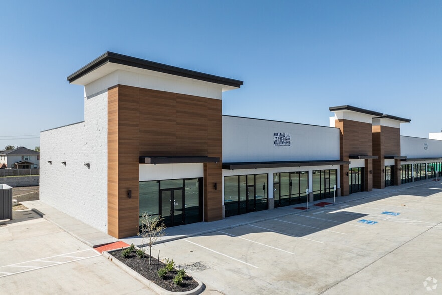 13439 W Bellfort Ave, Sugar Land, TX for lease - Primary Photo - Image 2 of 7