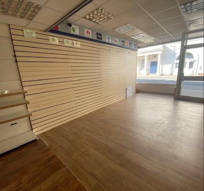 11 Dalrymple St, Girvan for lease Interior Photo- Image 1 of 4