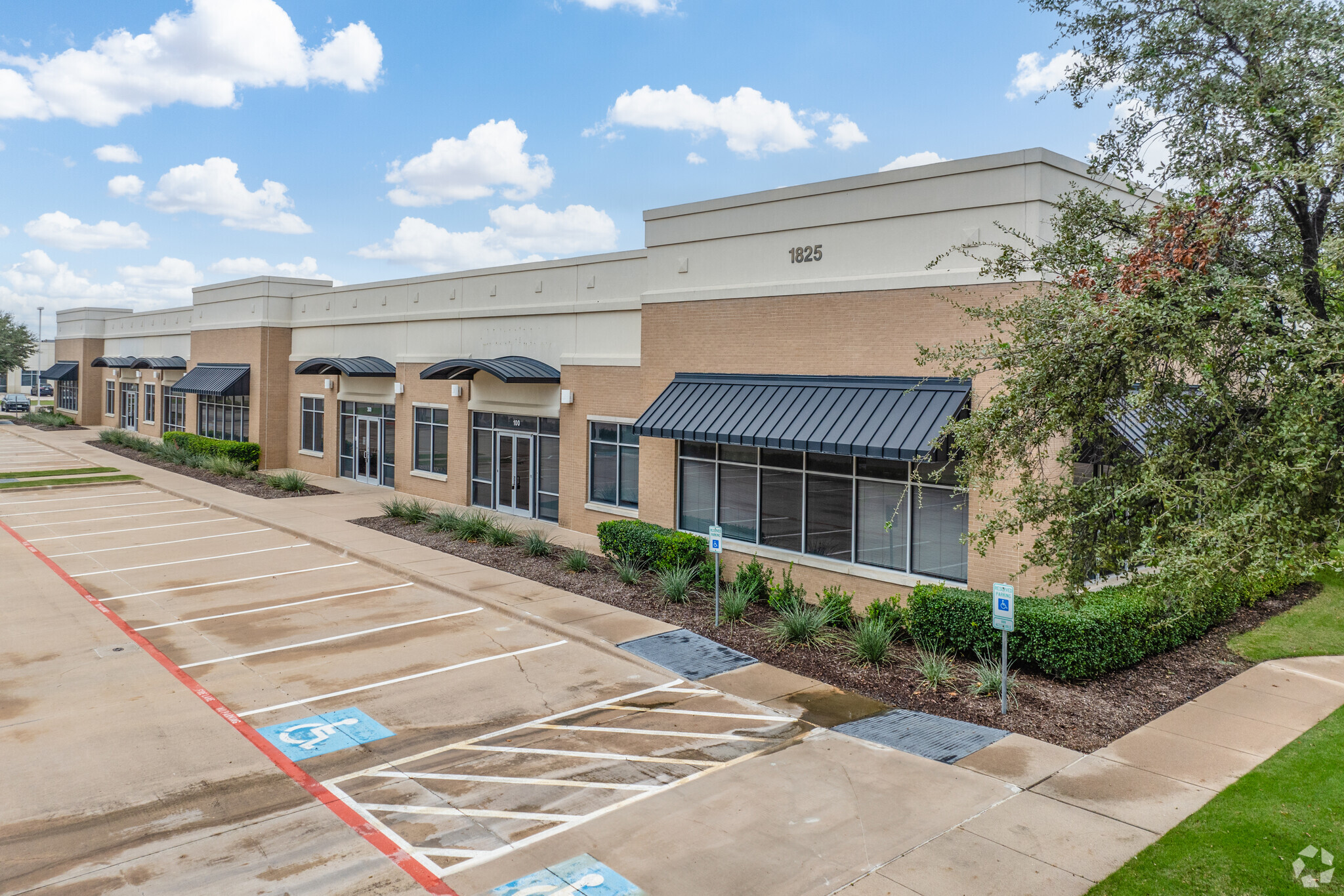 1825 Lakeway Dr, Lewisville, TX for lease Building Photo- Image 1 of 26