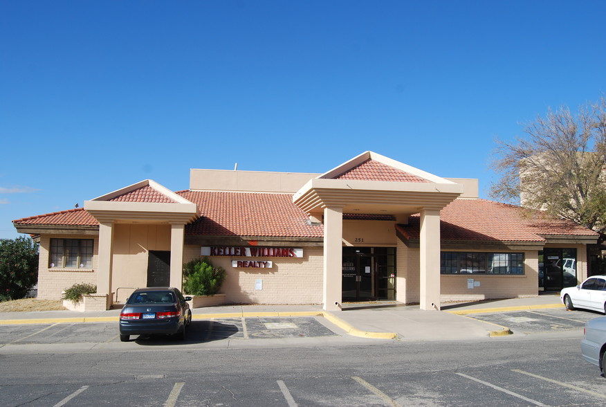 255 Shadow Mountain Dr, El Paso, TX for lease - Building Photo - Image 1 of 11