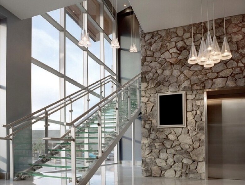 1790 Bonanza Dr, Park City, UT for lease - Lobby - Image 2 of 5