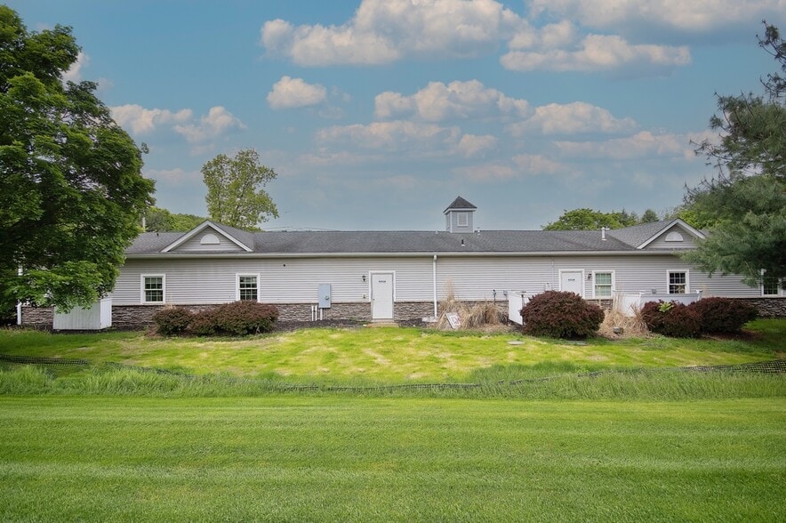 1559 Route 82, Hopewell Junction, NY for lease - Building Photo - Image 2 of 32