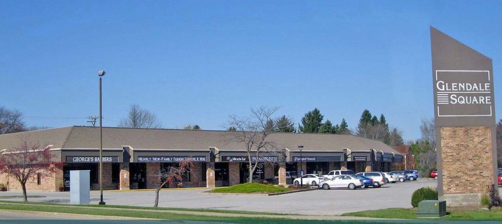 6801-6823 N Green Bay Ave, Glendale, WI for lease - Building Photo - Image 2 of 8