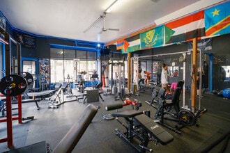 4228 Melrose Ave, Los Angeles, CA for lease Interior Photo- Image 2 of 8