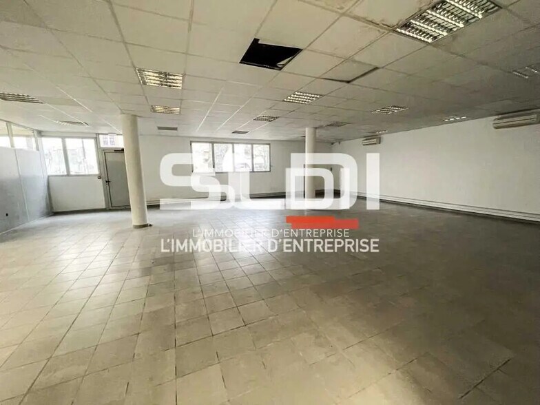 Office in OULLINS-PIERRE-BÉNITE for lease - Interior Photo - Image 2 of 8