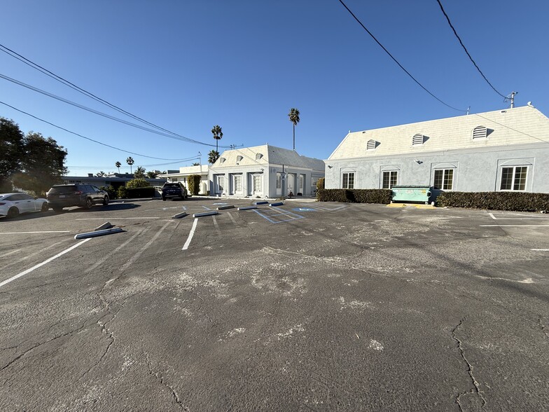 3450-3454 Loma Vista Rd, Ventura, CA for lease - Building Photo - Image 3 of 3