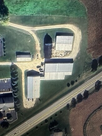 More details for 636 S East St, Mount Carroll, IL - Industrial for Sale