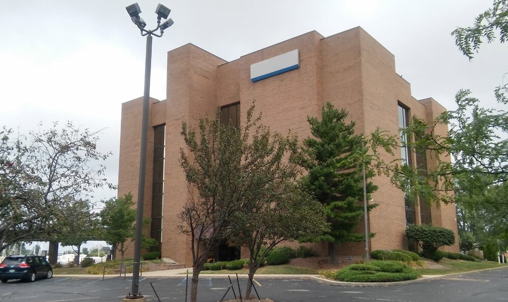 400 Riverview Dr, Benton Harbor, MI 49022