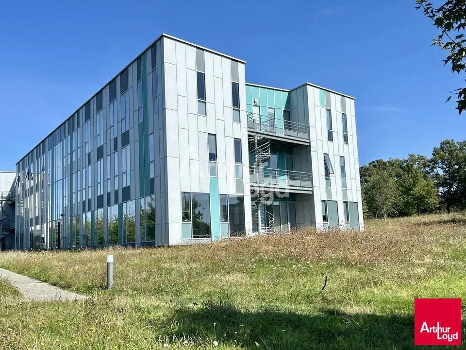 Office in Vern-sur-Seiche for lease Building Photo- Image 1 of 7