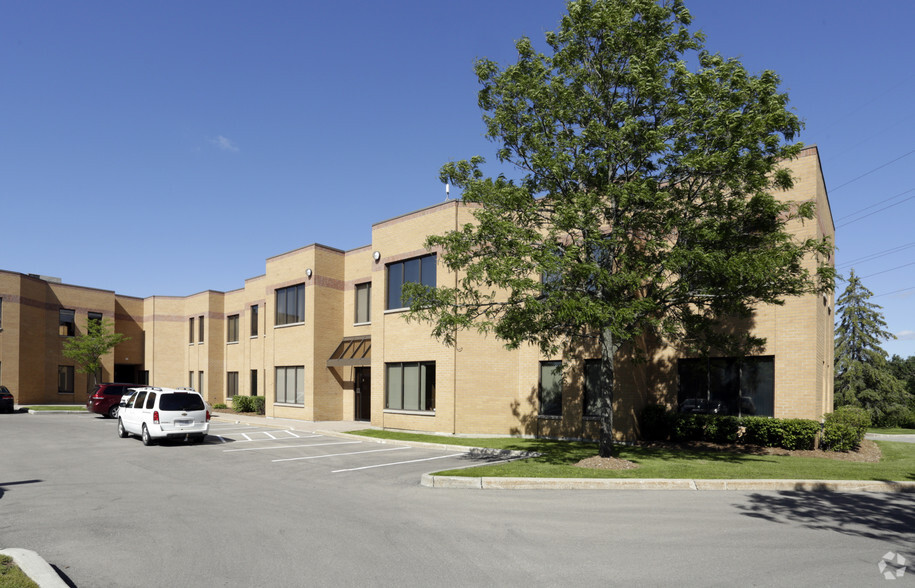 155 Frobisher Dr, Waterloo, ON for sale - Building Photo - Image 2 of 4