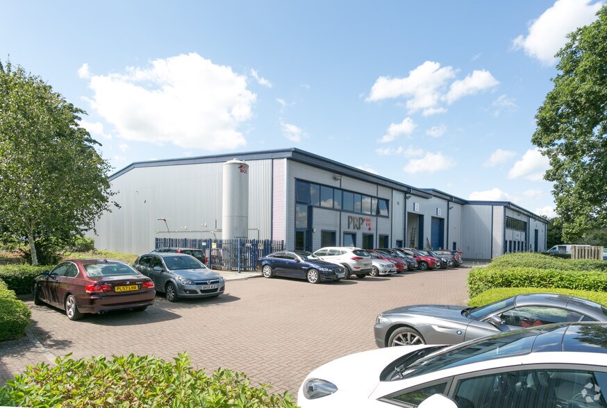 Langley Rd, Swindon for sale - Primary Photo - Image 1 of 1