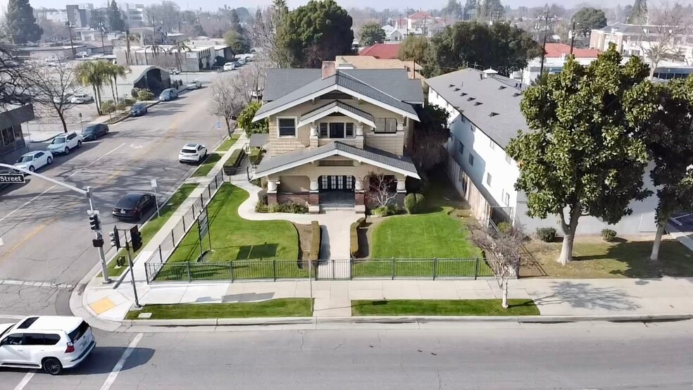 1701 F St, Bakersfield, CA for lease - Building Photo - Image 3 of 41