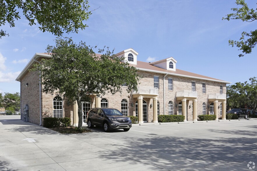 4707 Enterprise Ave, Naples, FL for lease - Building Photo - Image 1 of 12