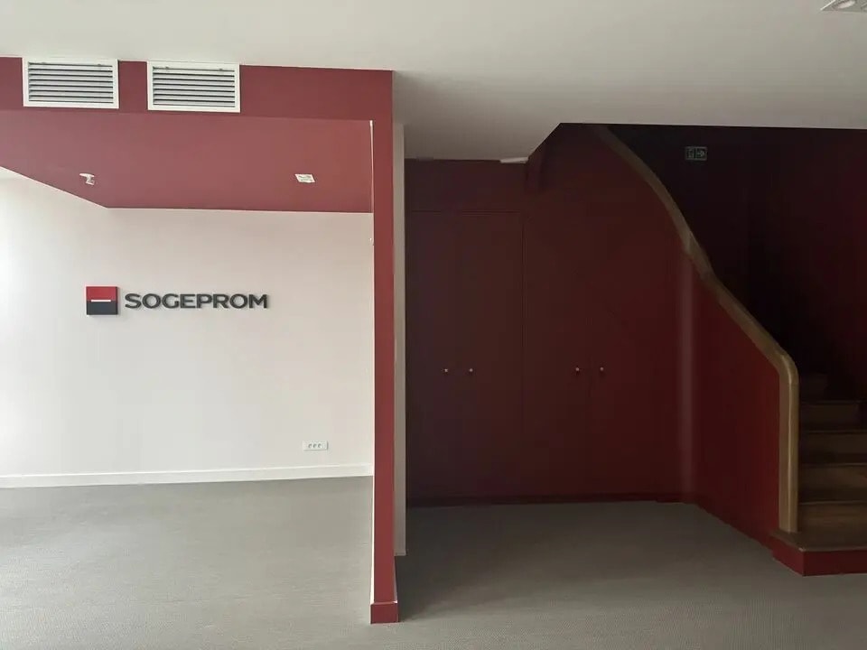 Office in Lyon for lease Interior Photo- Image 1 of 8