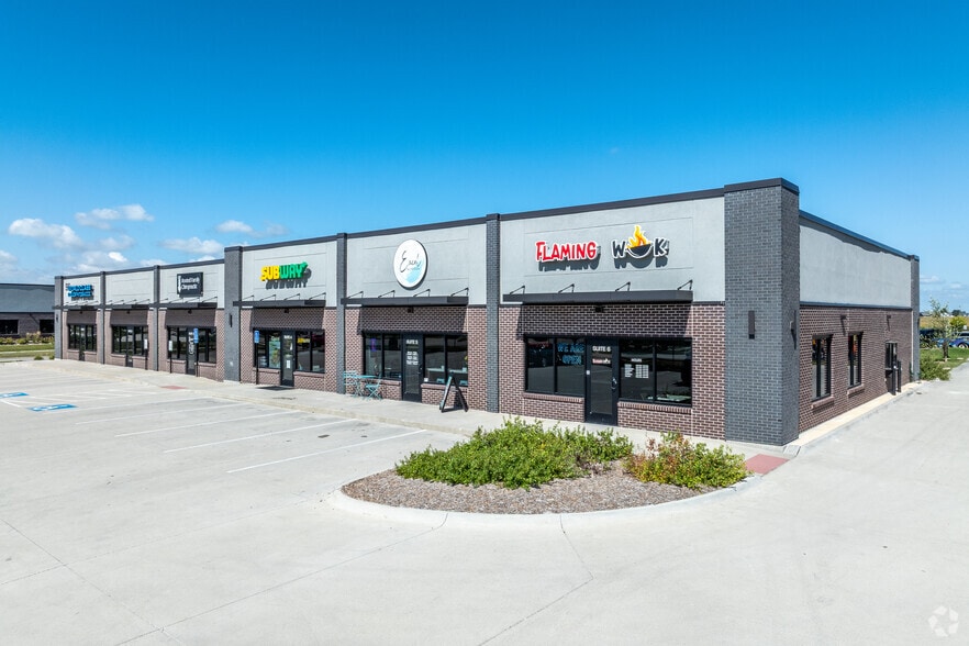 96 Paine Cir, Bondurant, IA for lease - Building Photo - Image 2 of 7