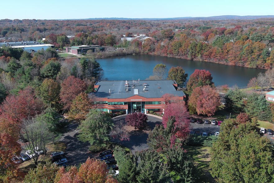 10 Executive Dr, Farmington, CT for lease - Building Photo - Image 1 of 18