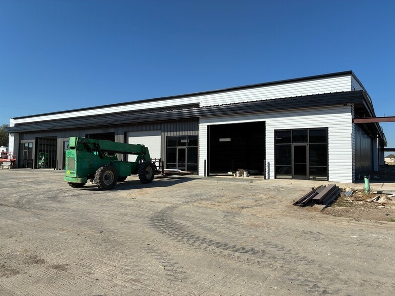 1011 Industrial Way Dr, Anna, TX for lease - Building Photo - Image 2 of 6