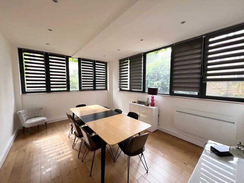 Office in Paris for lease - Interior Photo - Image 2 of 6