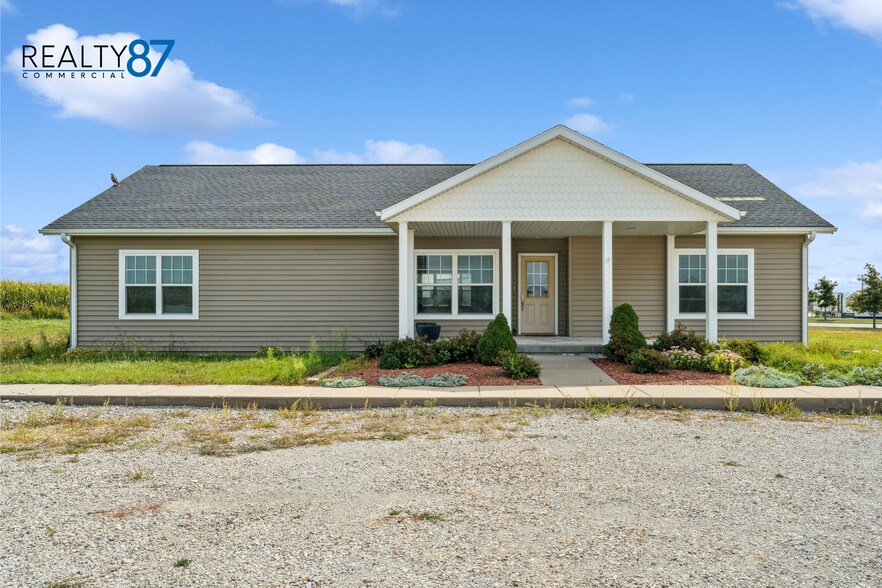 5358 Hutton Dr, Urbana, IA for sale - Building Photo - Image 2 of 28