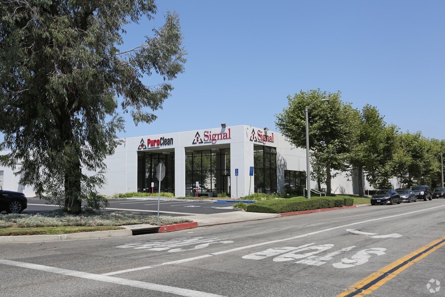 7221 Orangewood Ave, Garden Grove, CA for lease - Building Photo - Image 3 of 6
