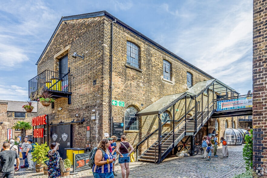 Chalk Farm Rd, London for lease - Building Photo - Image 3 of 3